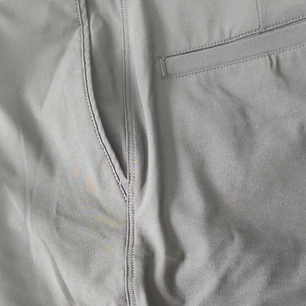 Greg Norman Collection Black Stretch Shorts - Picture 12 of 12